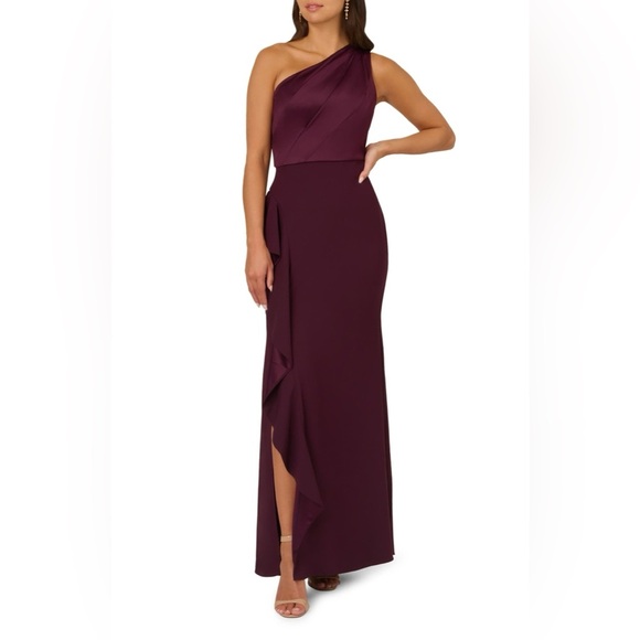 One-Shoulder Satin & Crepe Gown
Adrianna Papell
Limited-Time Sale - Picture 1 of 13